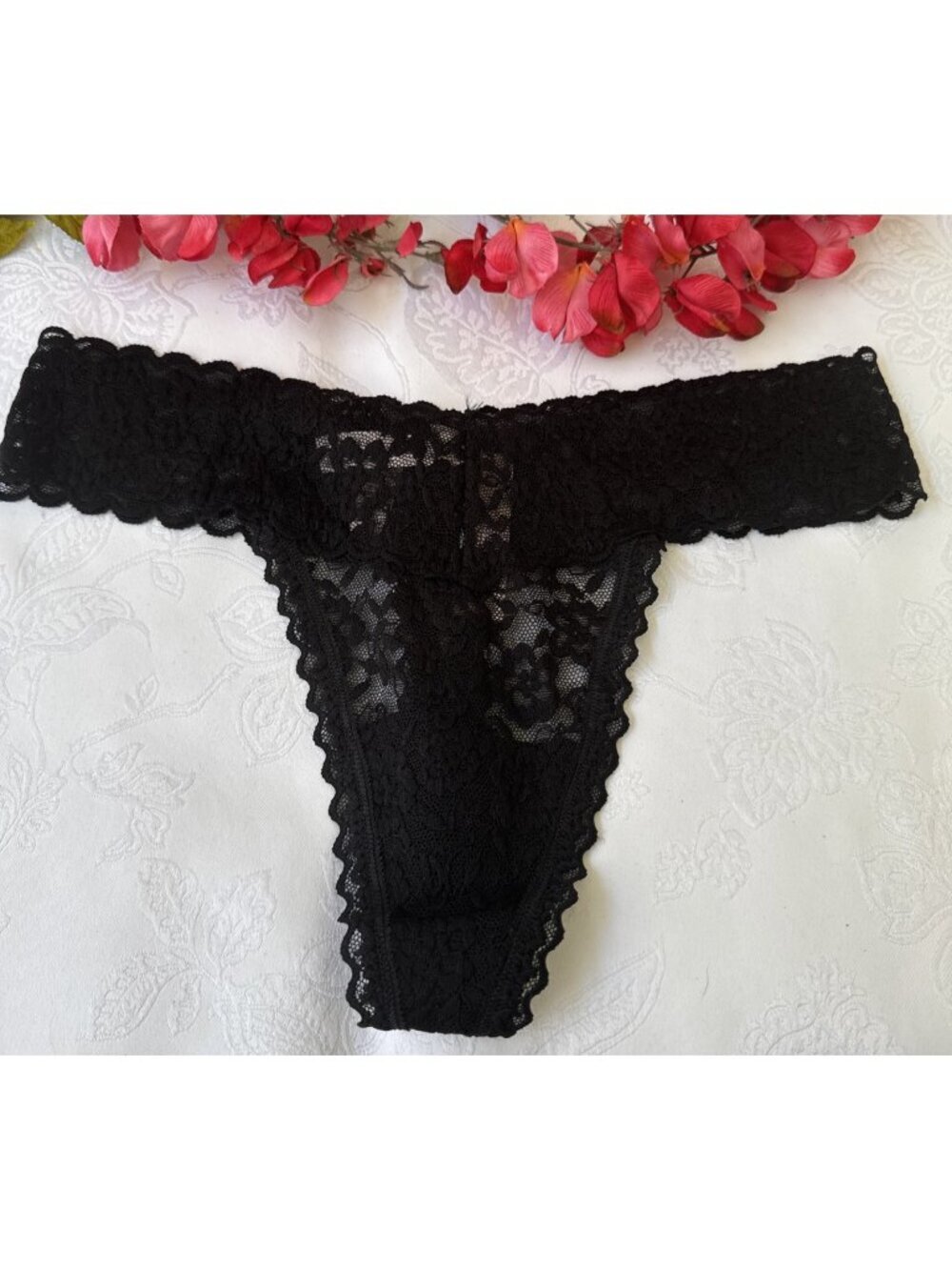VICTORIA'S SECRET L LARGE CLASSIC BLACK WIDE STRING LACE THONG PANTIES NWT